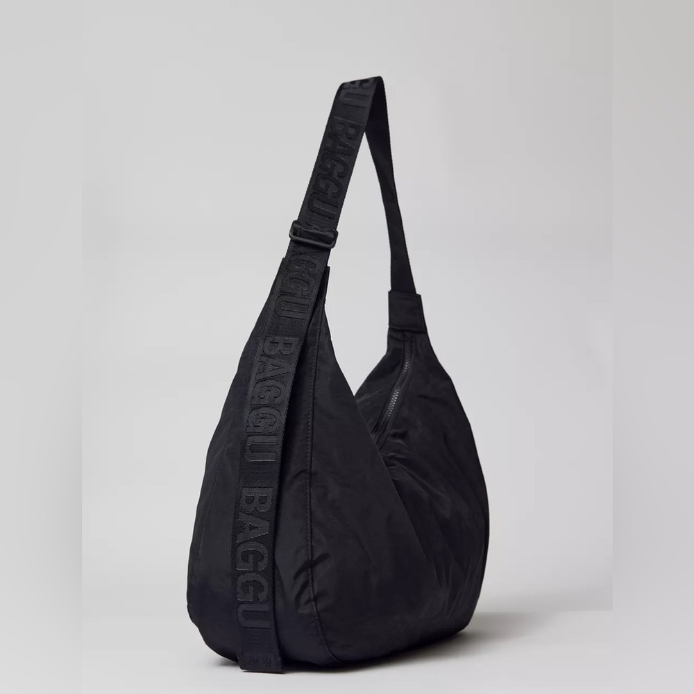BAGGU Black Crescent Shoulder Bag